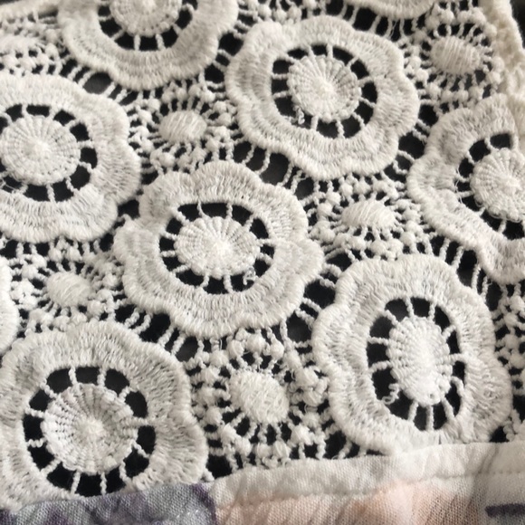 Kendall & Kylie Halter Top - Picture 2 of 3